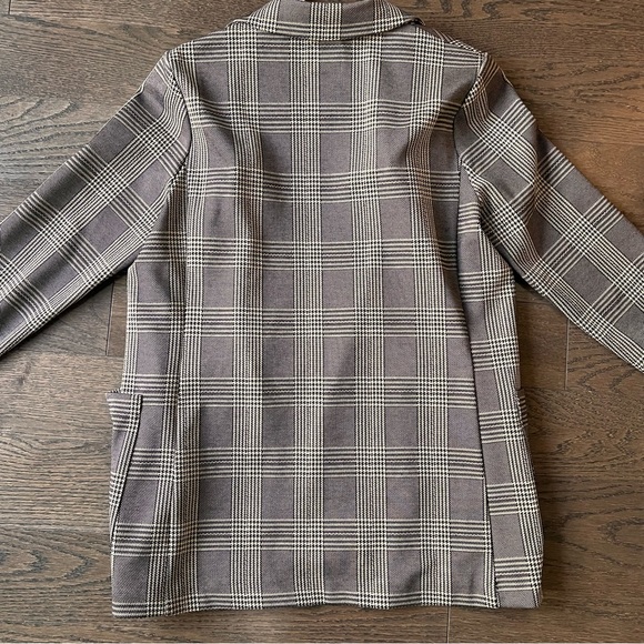 H&M checked relaxed fit blazer - Picture 3 of 4